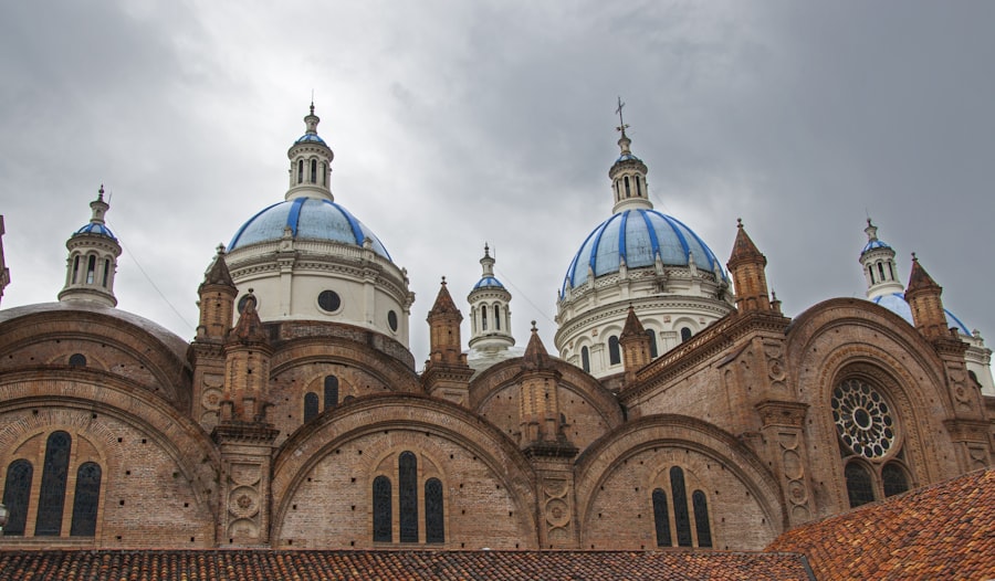 Cúpulas azules de la Catedral de la Inmaculada Concepción en Cuenca