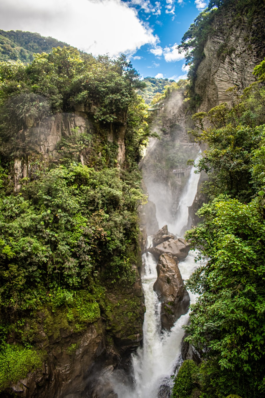 Cascada Pailón del Diablo en Baños de Agua Santa